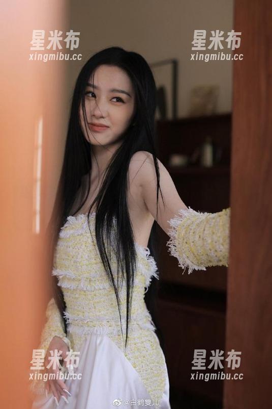 Kang Inkyung 绝美写真全集:Kang Inkyung与白色比基尼的完美结合.txt